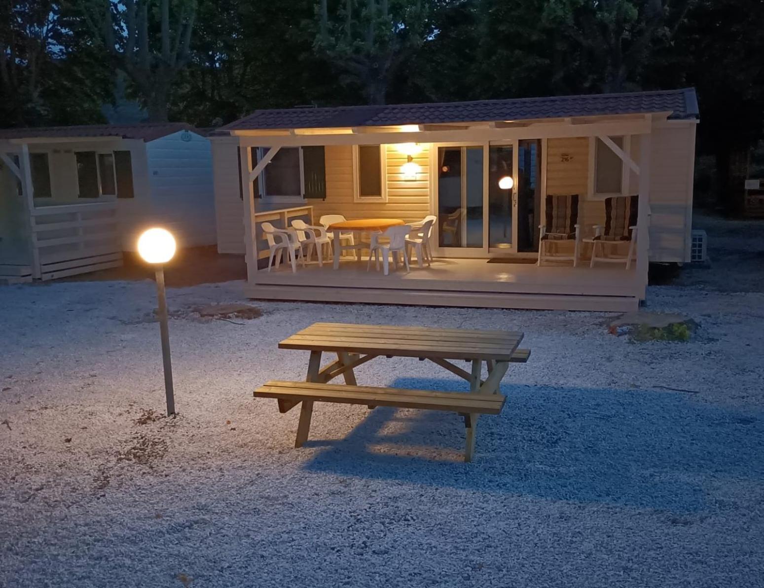 Chalet Camping River Italie Met 2 Slaapkamers Ameglia Buitenkant foto