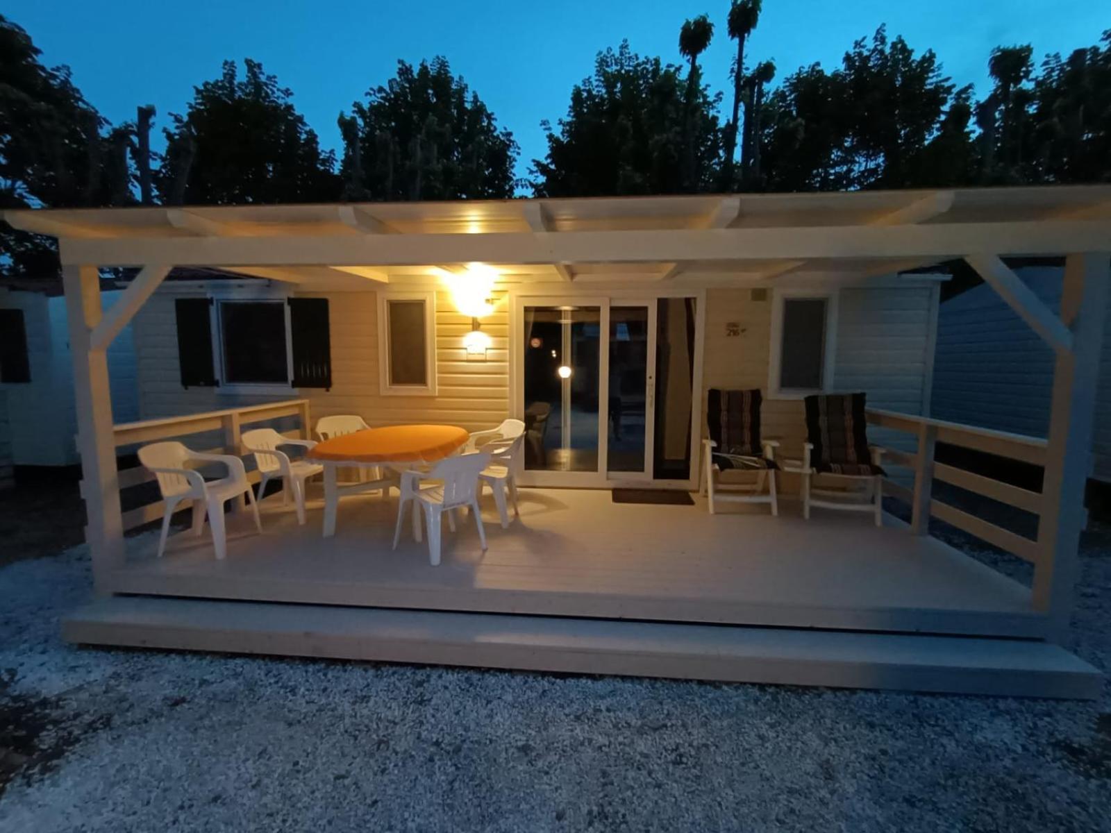 Chalet Camping River Italie Met 2 Slaapkamers Ameglia Buitenkant foto