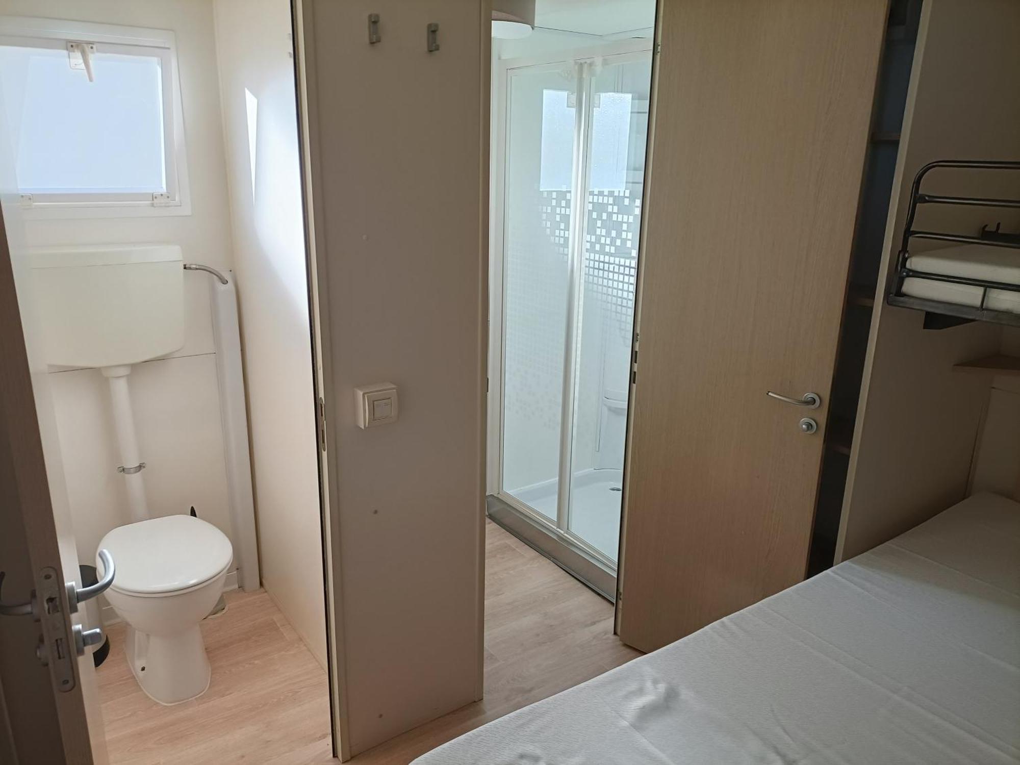 Chalet Camping River Italie Met 2 Slaapkamers Ameglia Buitenkant foto